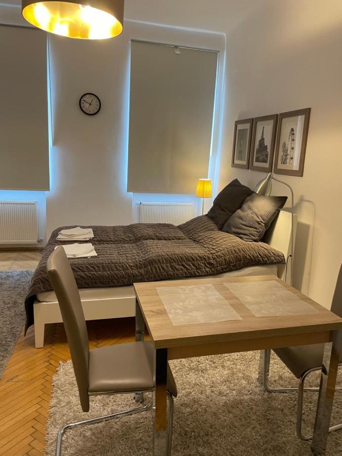 Charmante Altbauapartments Apostelgasse Wina Bagian luar foto