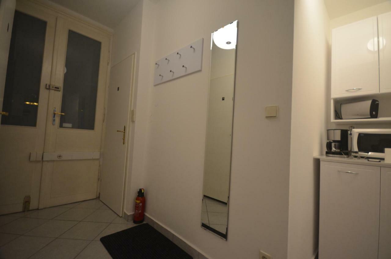 Charmante Altbauapartments Apostelgasse Wina Bagian luar foto