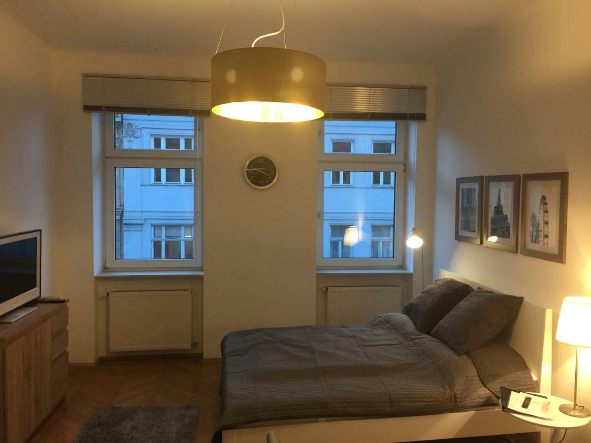 Charmante Altbauapartments Apostelgasse Wina Bagian luar foto