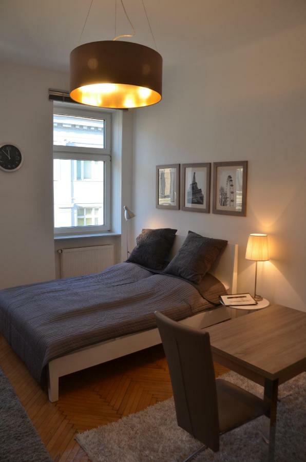 Charmante Altbauapartments Apostelgasse Wina Bagian luar foto