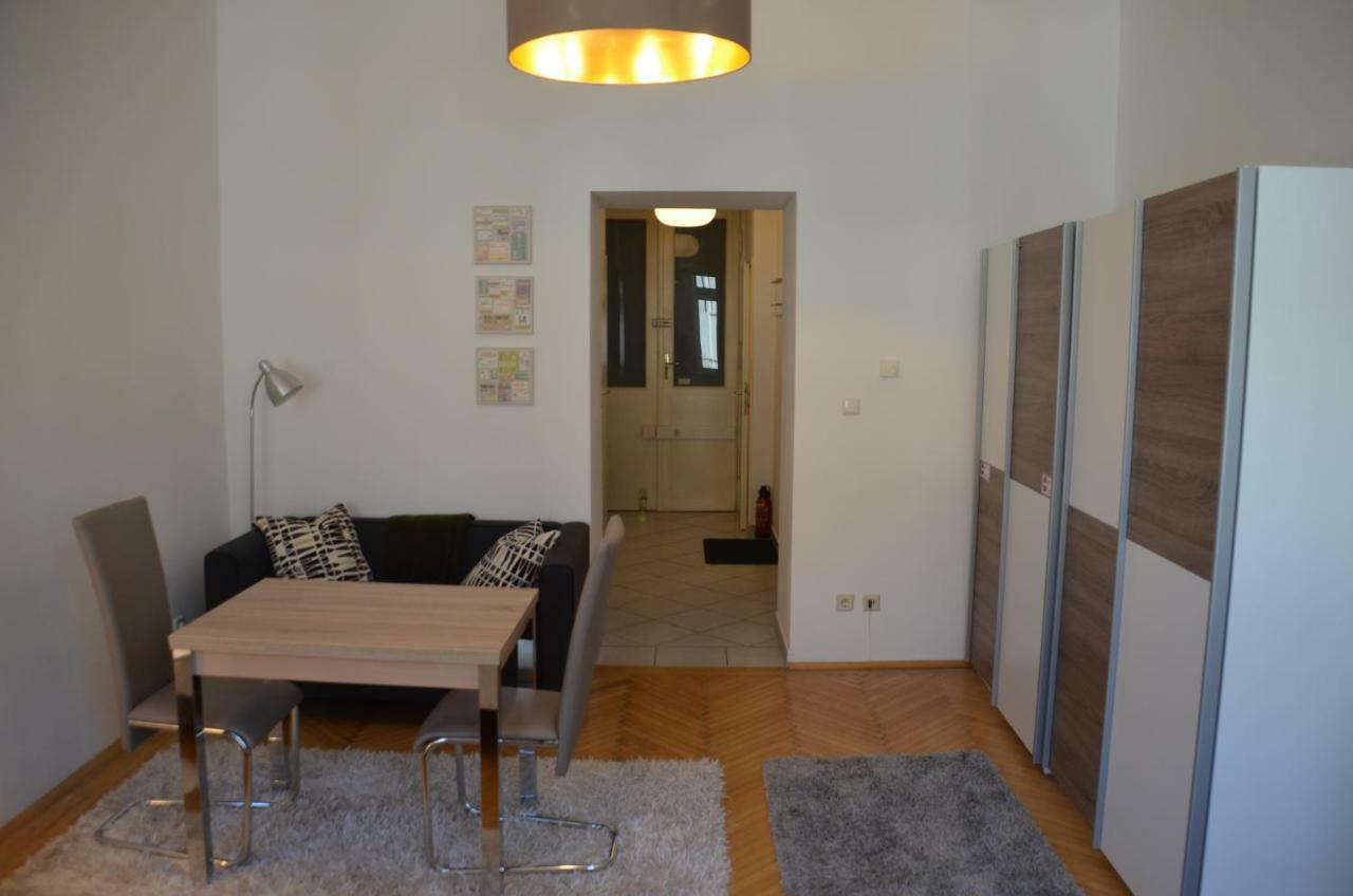 Charmante Altbauapartments Apostelgasse Wina Bagian luar foto